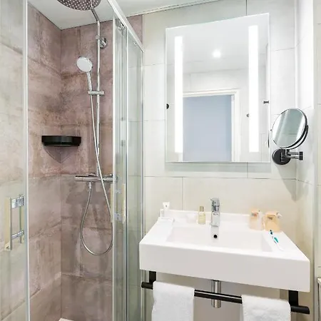 Western Salvator Centre Hotell 3*