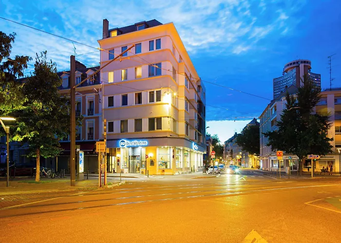 Hotel Western Salvator Centre 3*