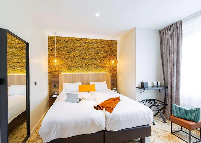 Hotel Western Salvator Centre 3*